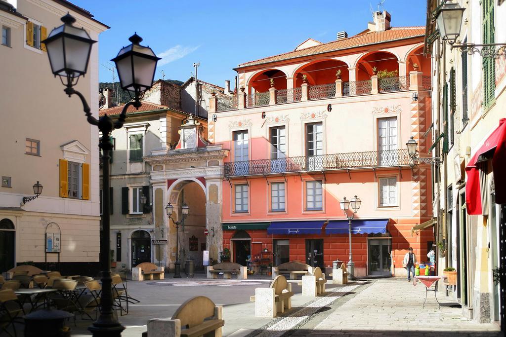 Appartamenti Palazzo Aycardi Finale Ligure Exterior photo